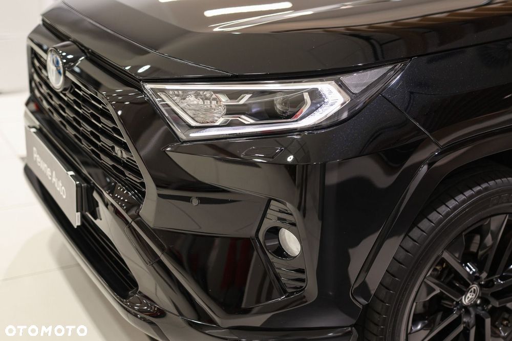 Toyota RAV4 - 8