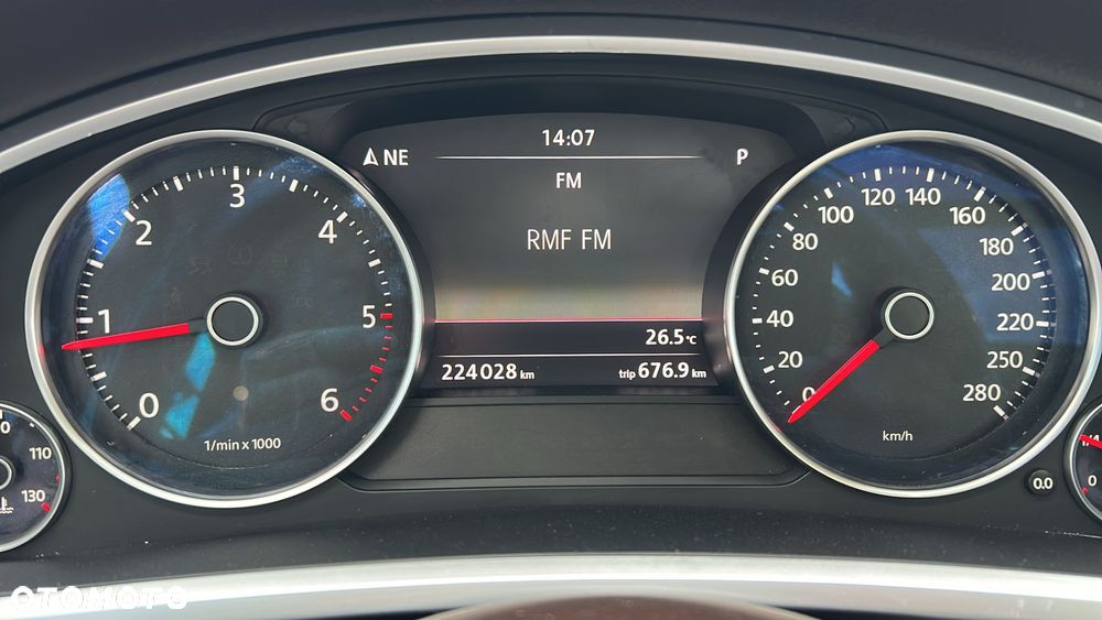 Volkswagen Touareg 3.0 V6 TDI BMT - 22