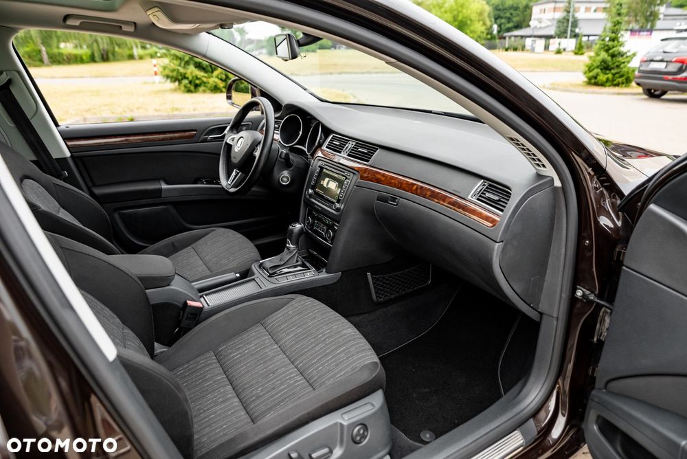 Skoda Superb 2.0 TDI Green tec 4x4 DSG Elegance - 8