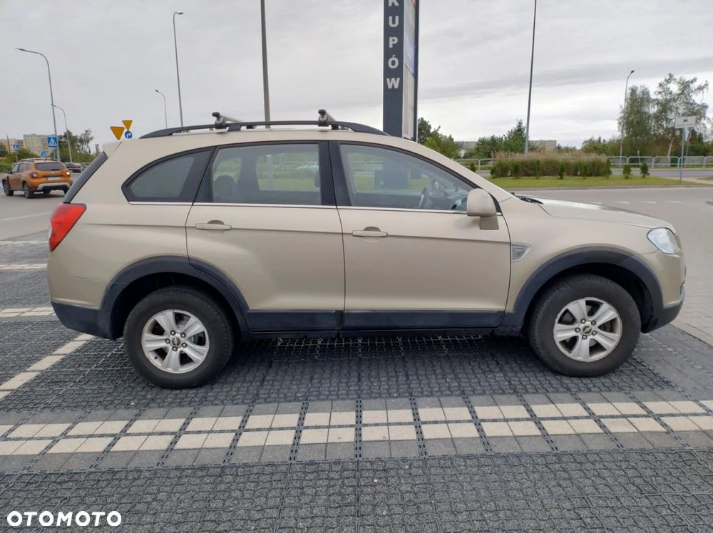 Chevrolet Captiva 2.4 LS 5os - 5
