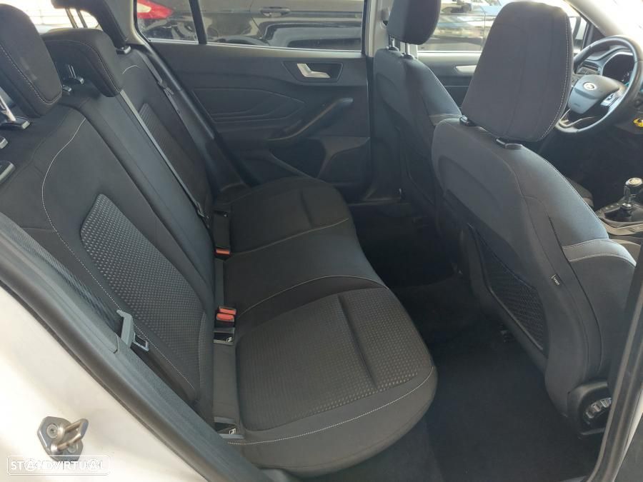 Ford Focus SW 1.0 EcoBoost Business - 37