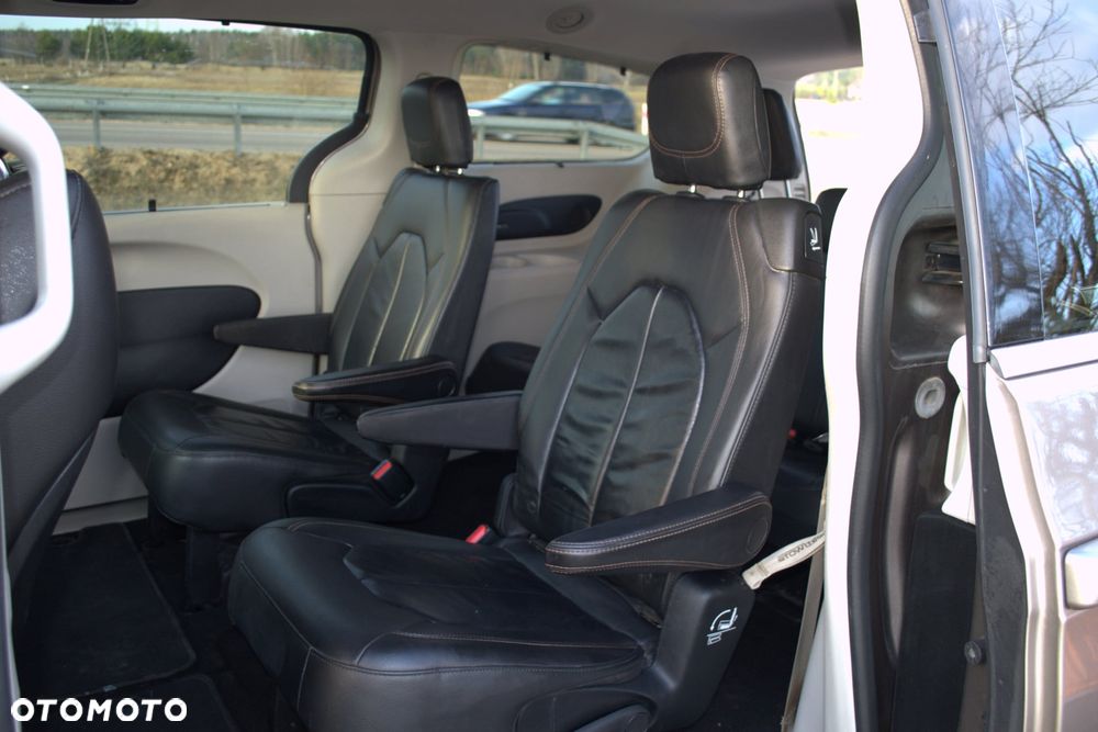 Chrysler Pacifica - 9