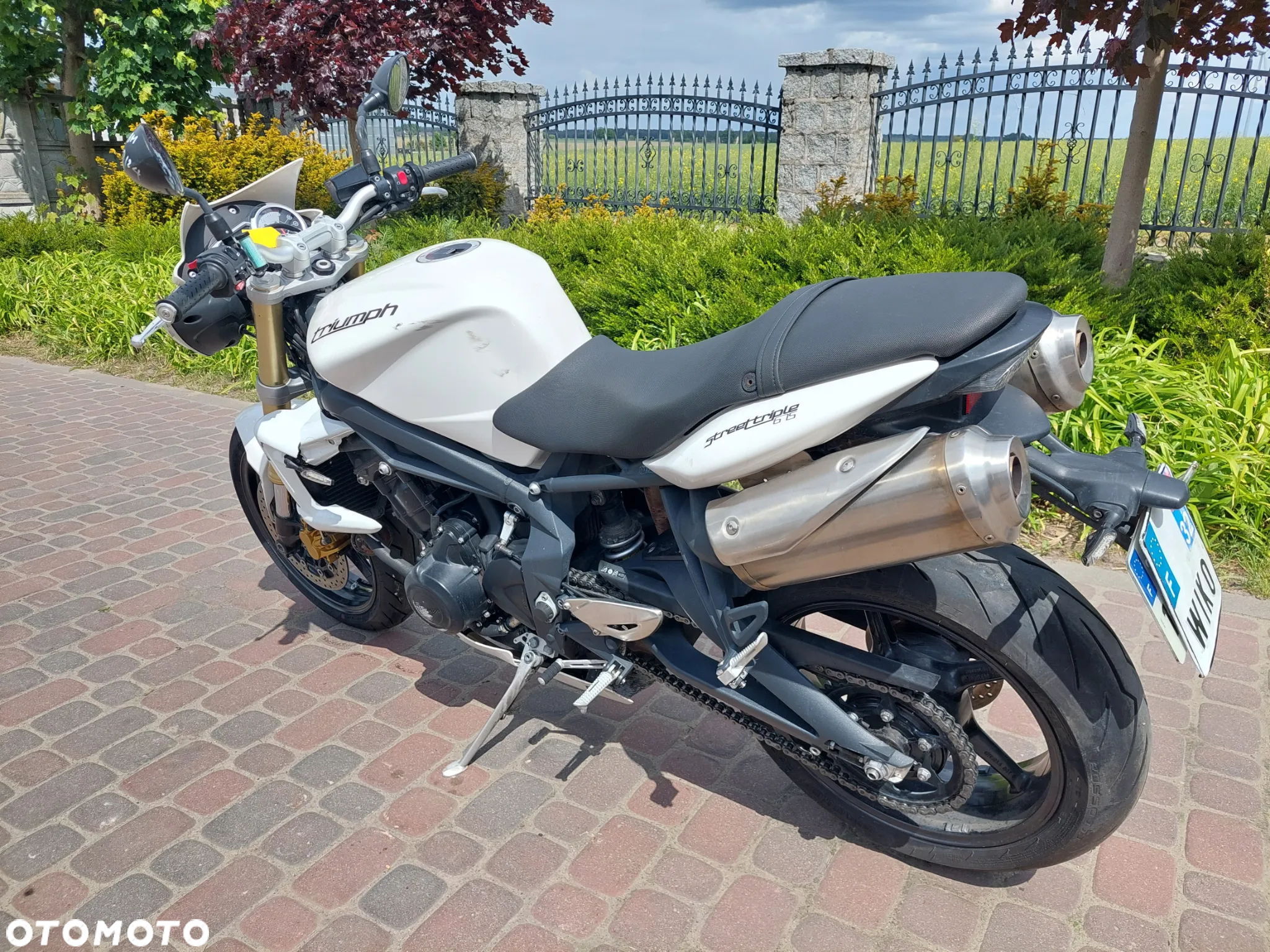 Triumph Street Triple - 4