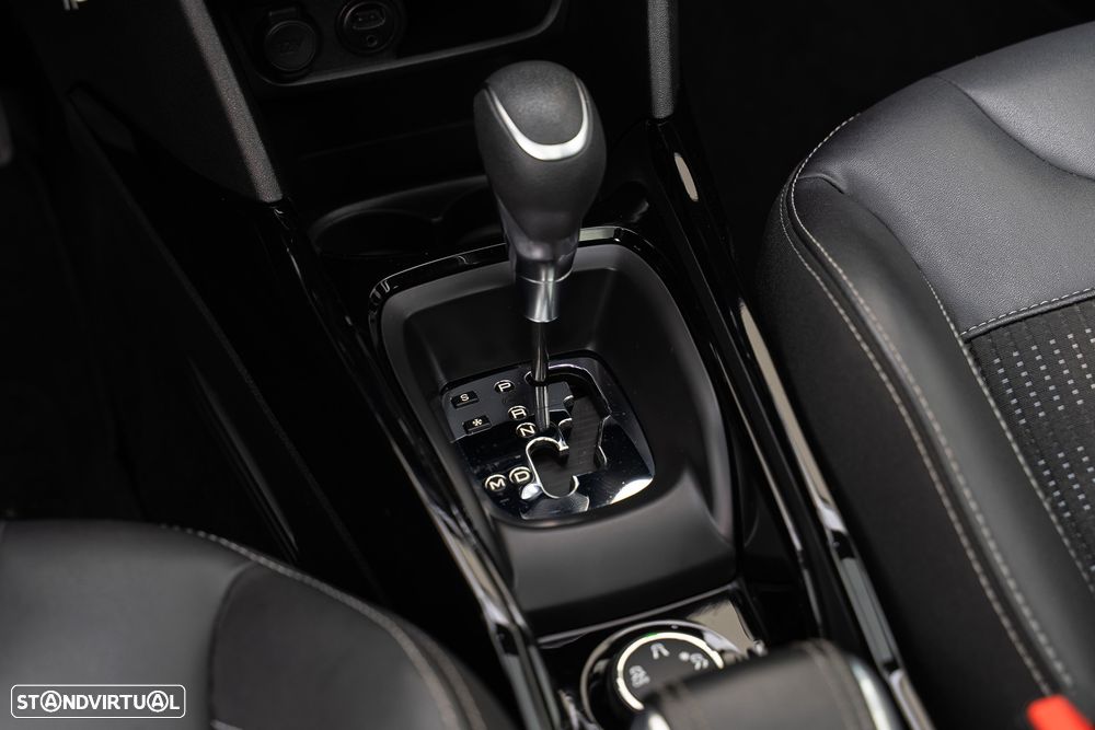 Peugeot 2008 1.2 PureTech Allure EAT6 - 19