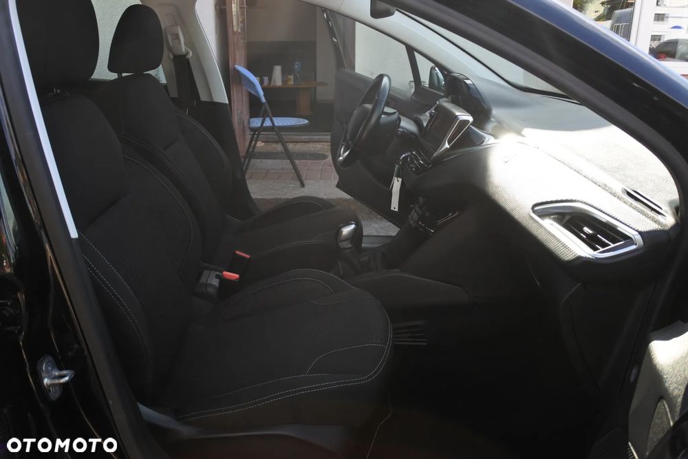 Peugeot 208 1.2 PureTech Allure S&S - 6