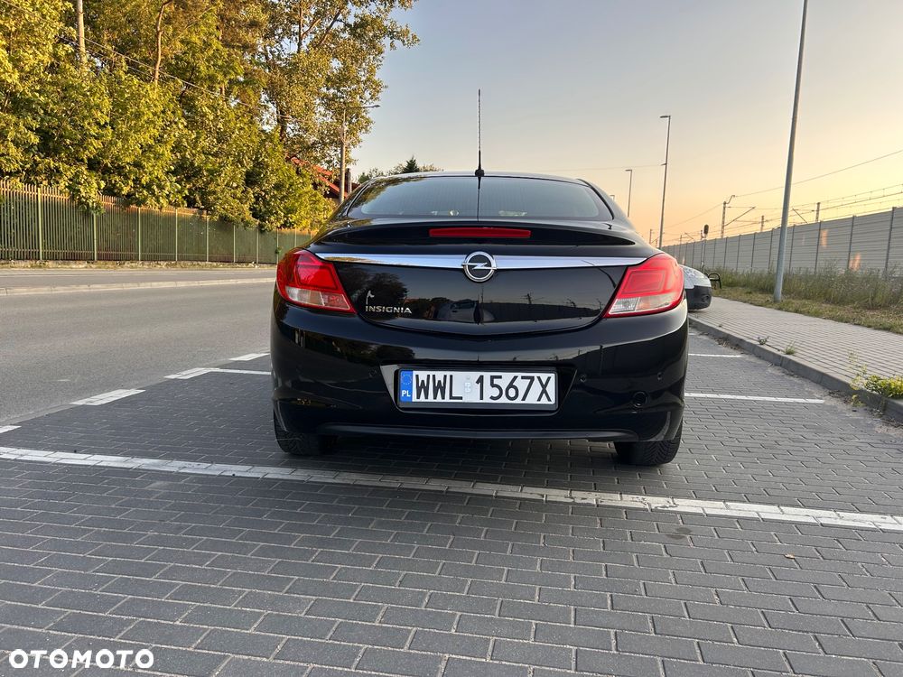 Opel Insignia 1.6 - 9