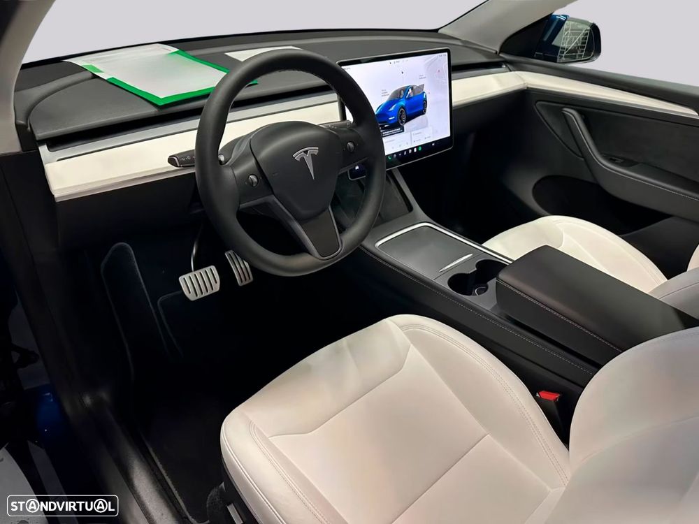 Tesla Model Y - 7