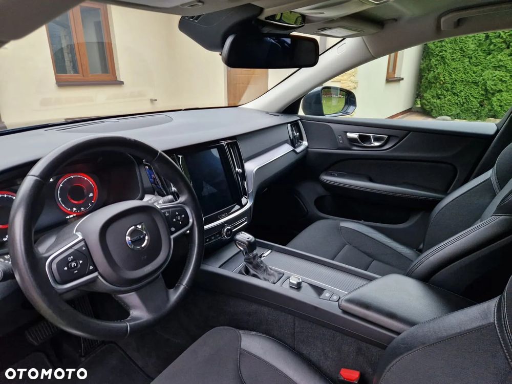 Volvo V60 D3 Geartronic Momentum - 35