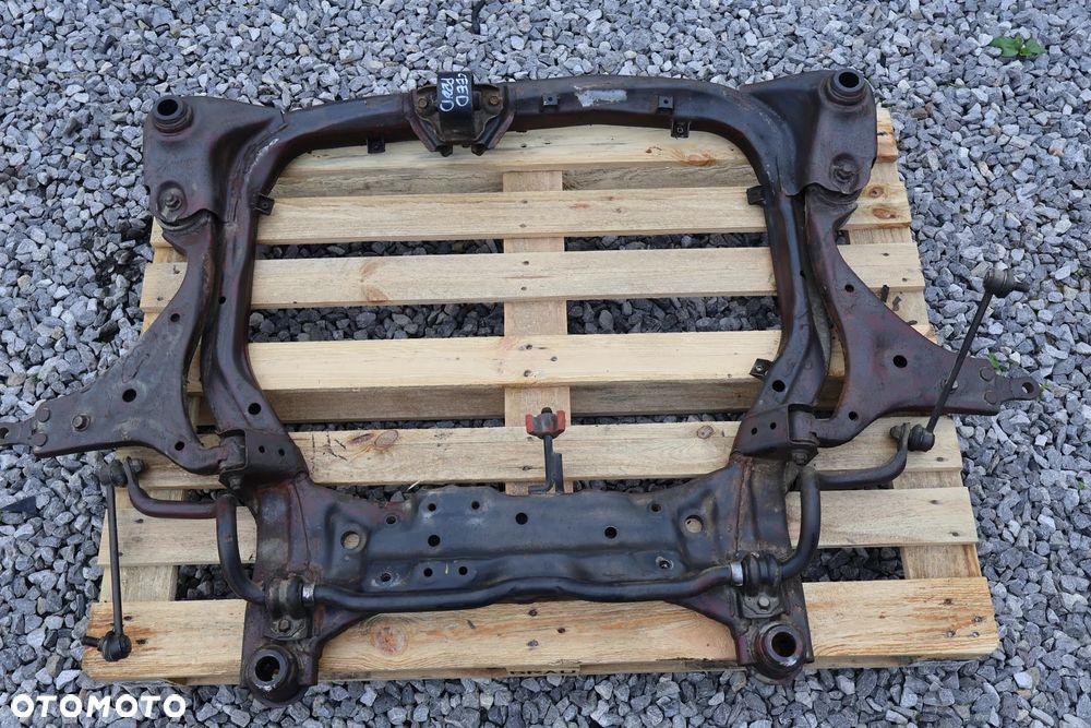 KIA CEED I BELKA ZAWIESZENIA PRZÓD PRZEDNIA TRAWERS SANKI 06-12 WAHACZE