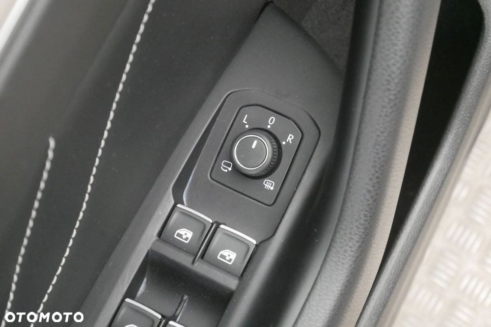Volkswagen Passat Variant 2.0 TSI Elegance DSG - 34