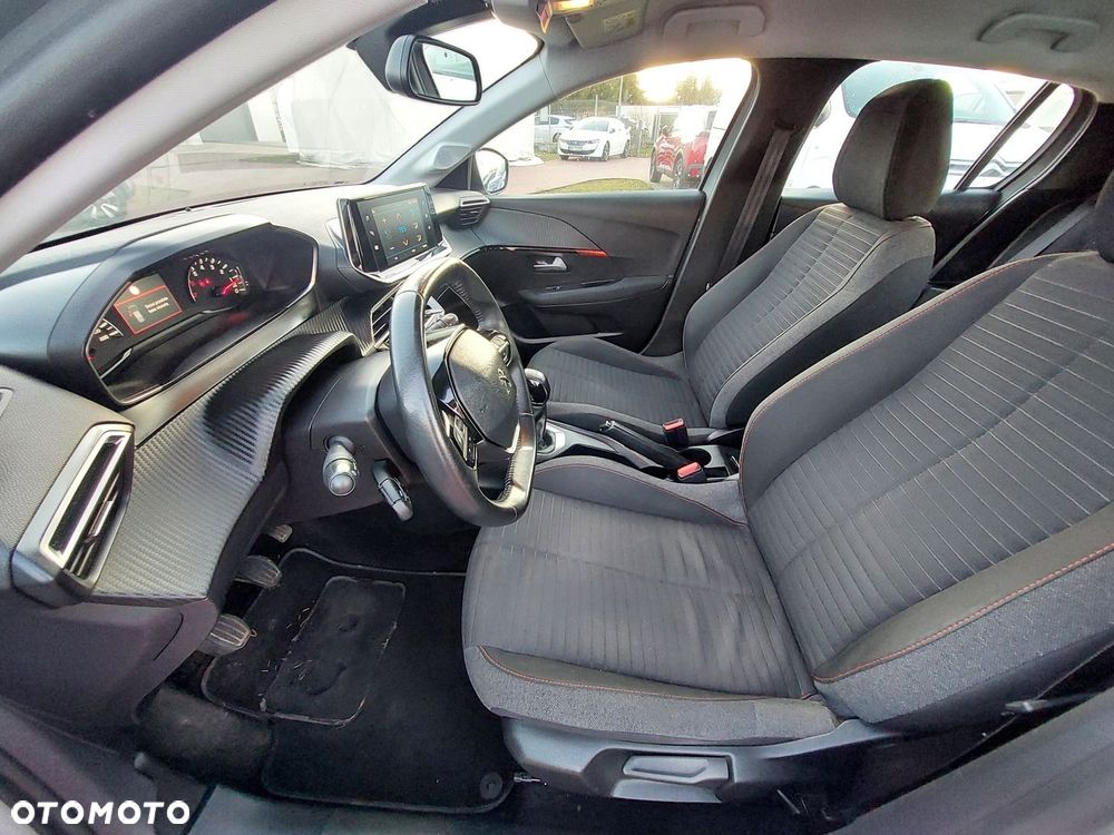 Peugeot 208 - 10