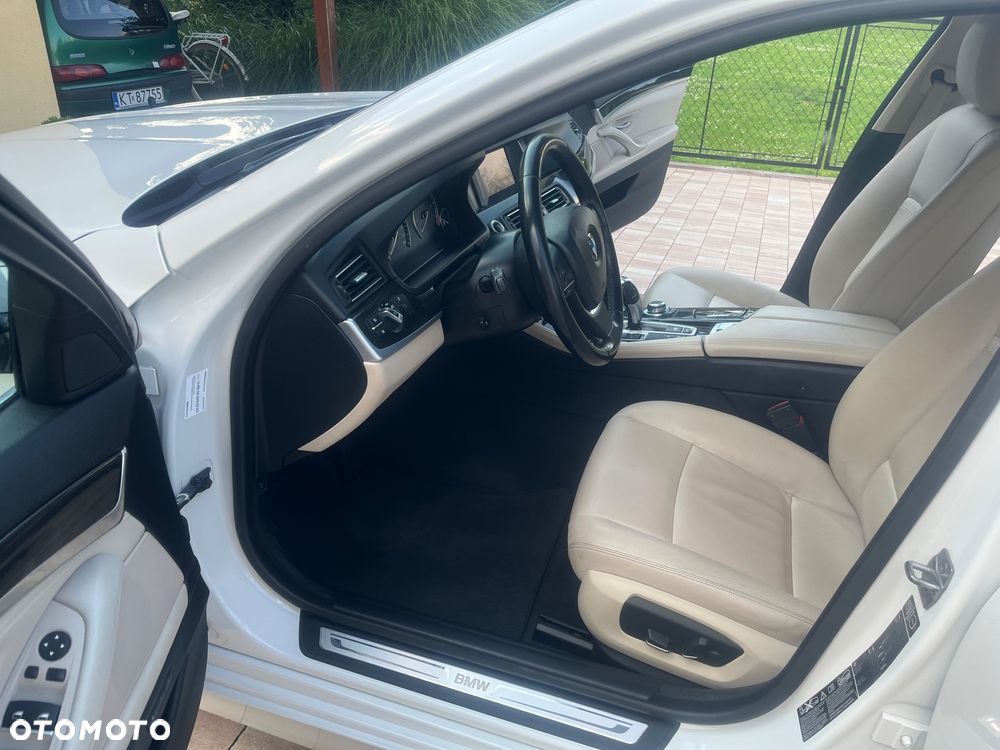 BMW Seria 5 528i xDrive Luxury Line - 21