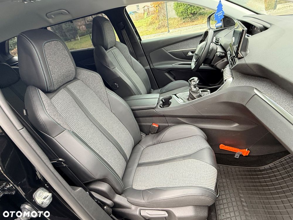 Peugeot 5008 1.5 BlueHDi Allure S&S - 26