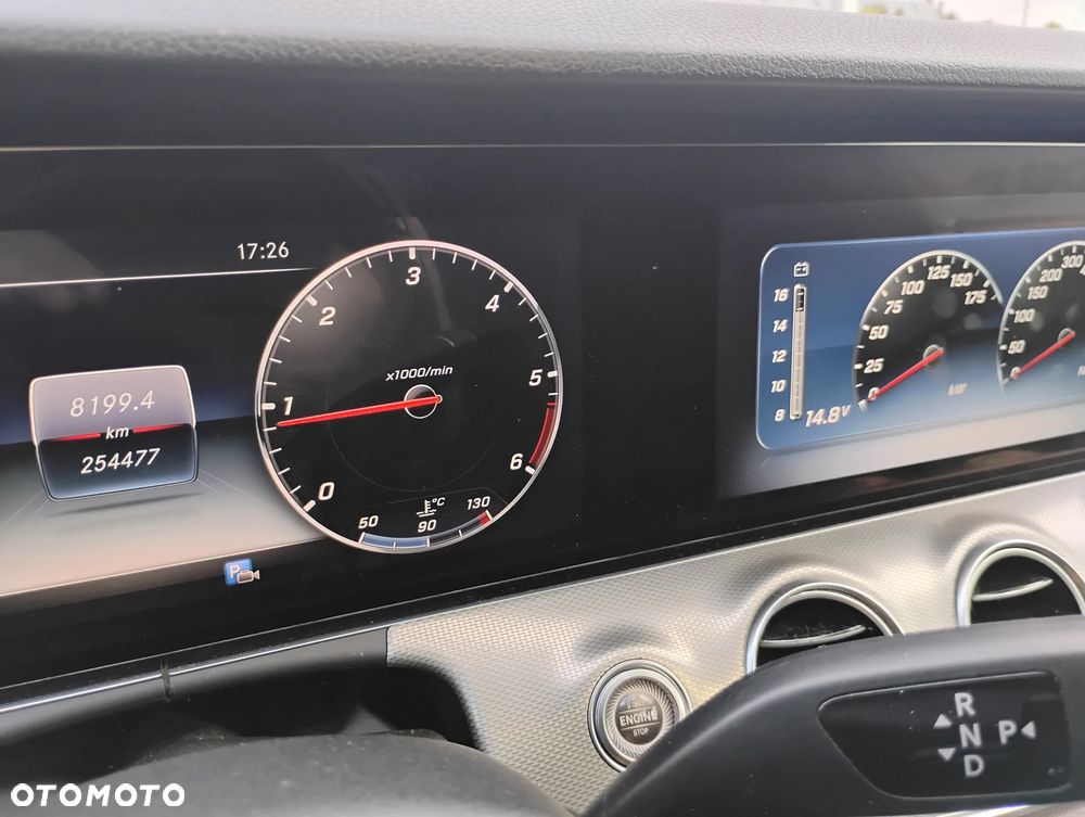 Mercedes-Benz Klasa E 220 d 9G-TRONIC - 16