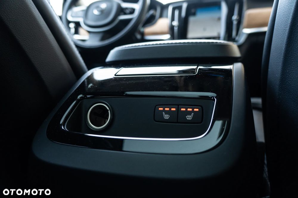 Volvo V90 T8 AWD Plug-In Hybrid Inscription - 24