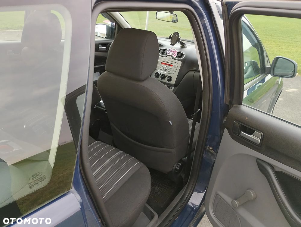 Ford Focus 1.8 TDCi Ambiente - 6