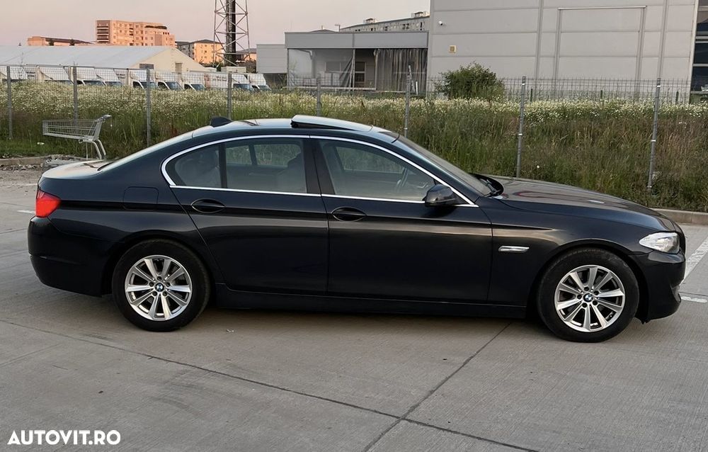 BMW Seria 5 523i Aut. - 6