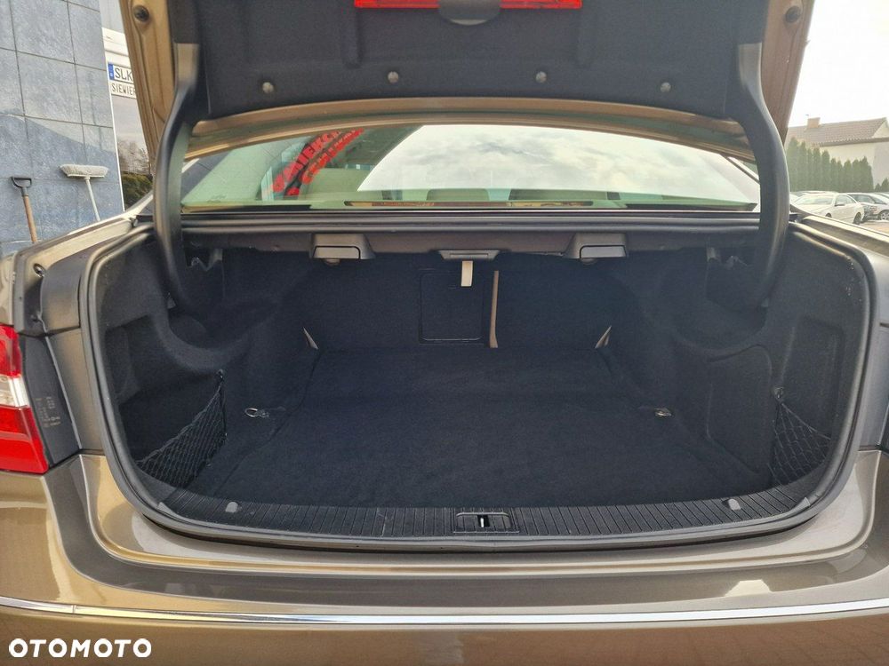 Mercedes-Benz Klasa E 250 BlueEFFICIENCY 7G-TRONIC Elegance - 20