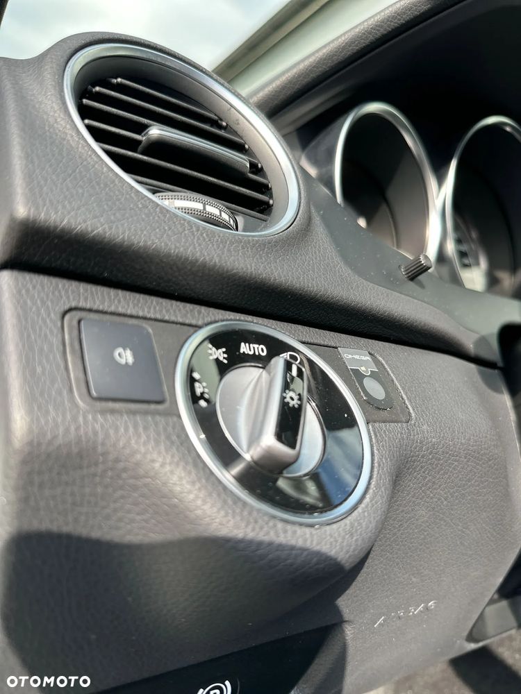 Mercedes-Benz Klasa C 63 AMG AMG SPEEDSHIFT MCT - 25