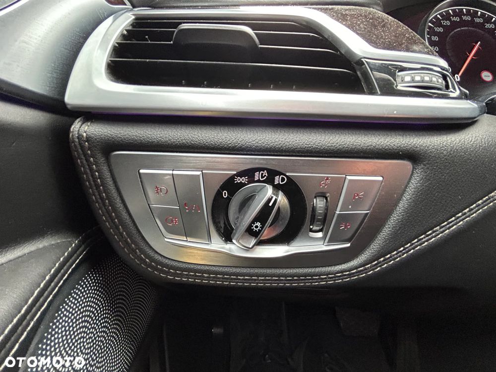 BMW Seria 7 740Ld xDrive - 15