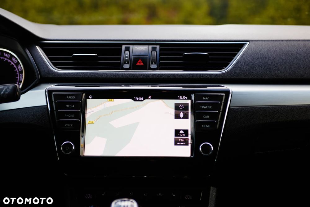 Skoda Superb 2.0 TDI 4x4 Premium Edition - 22