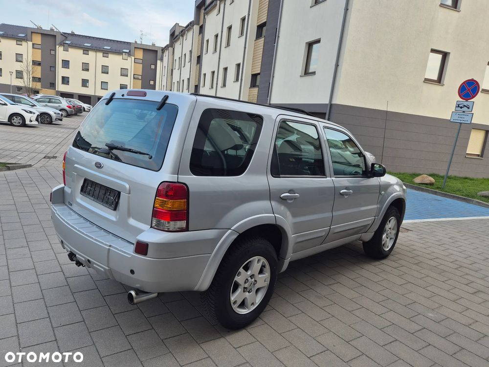 Ford Maverick 3.0 V6 Limited - 11