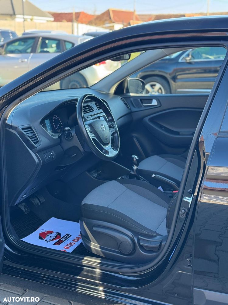 Hyundai i20 1.2 Comfort - 11