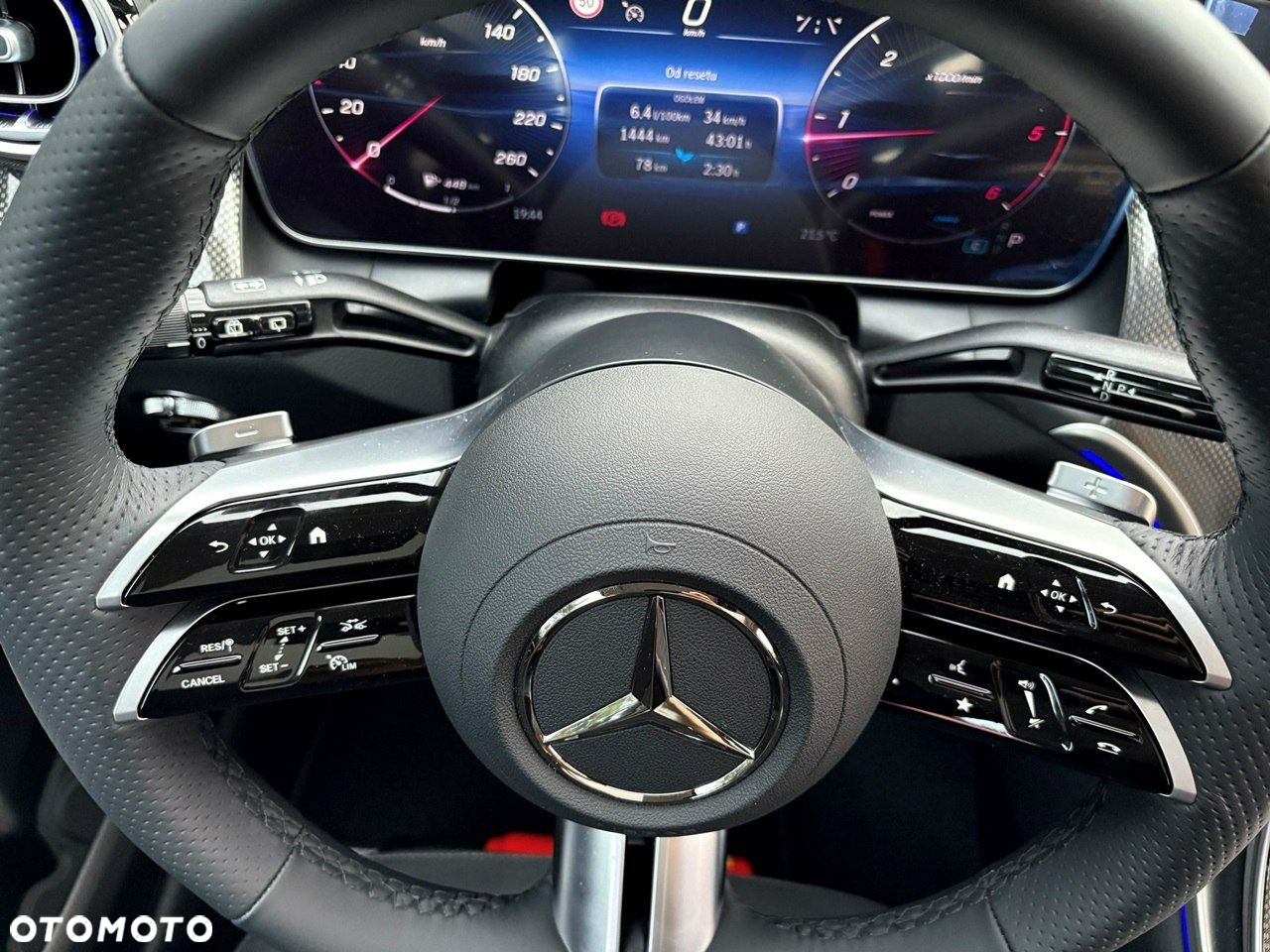 Mercedes-Benz GLC - 22