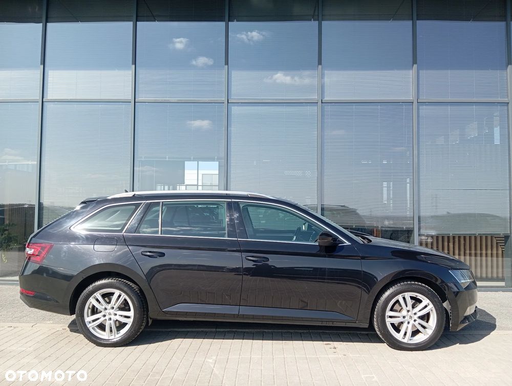 Skoda Superb 2.0 TDI 4x4 DSG Style - 4