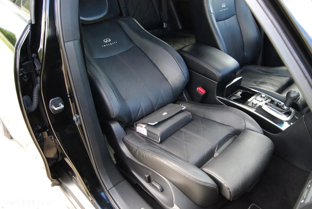 Infiniti FX FX30d S Premium - 8
