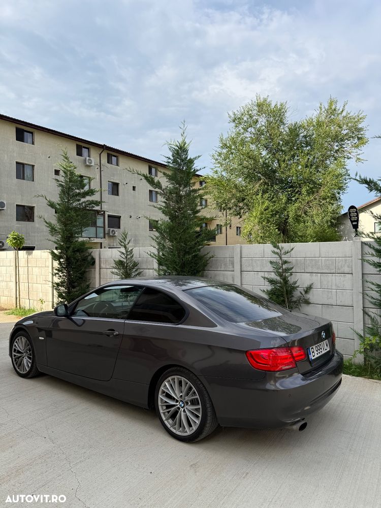 BMW Seria 3 320d - 4