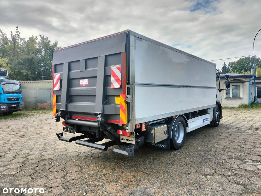 Volvo FL - 11