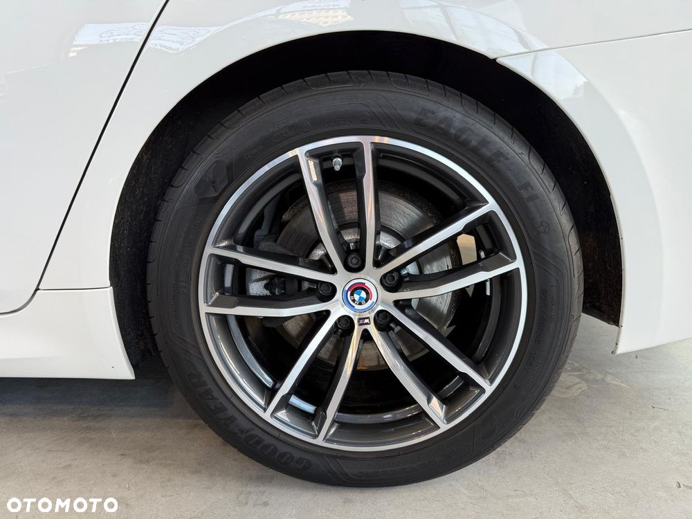 BMW Seria 5 520d MHEV M Sport sport - 26