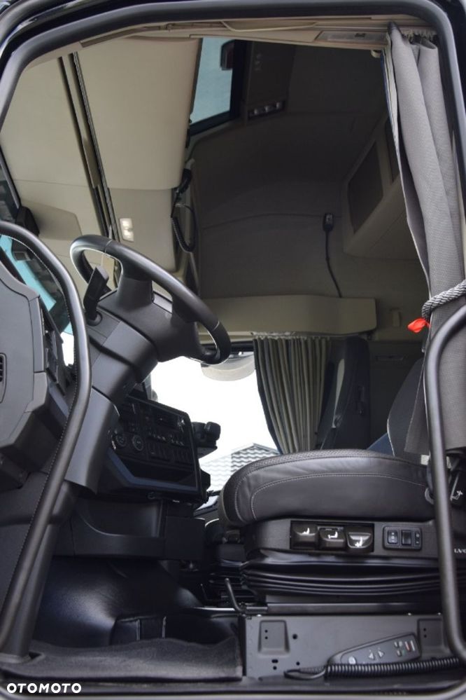 Volvo FH 500 Globetrotter XL Standard Euro6 - 25