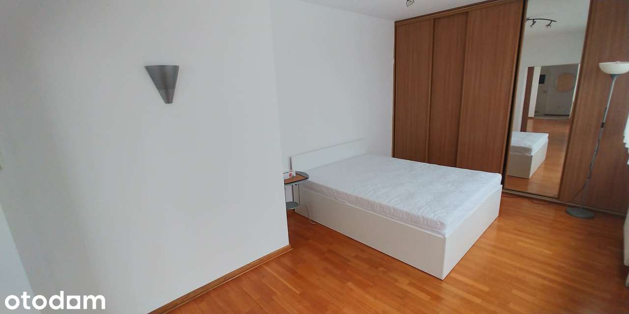 **Przestronne 2 pokoje Metro Wierzbno / Spacious 1-bed**