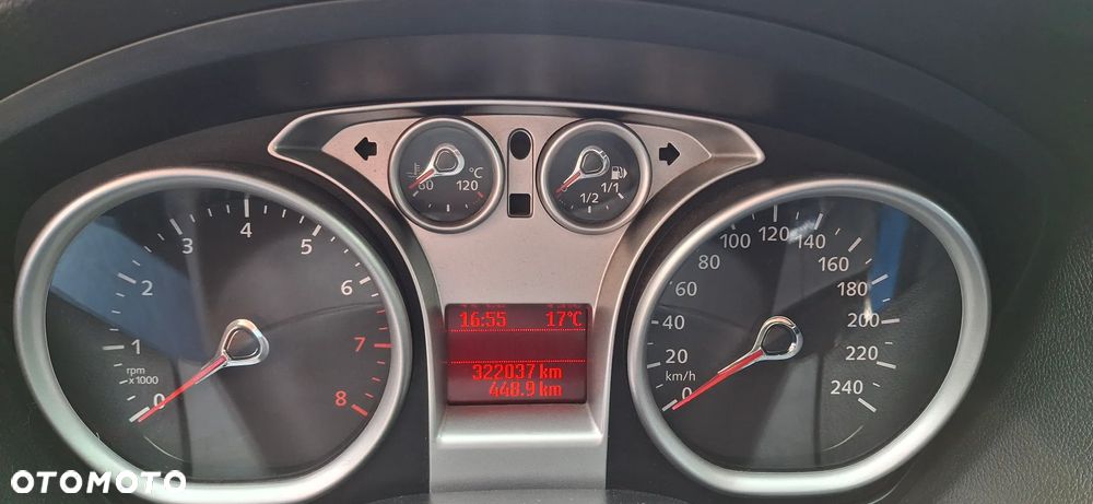Ford Focus 1.6 Ghia - 11
