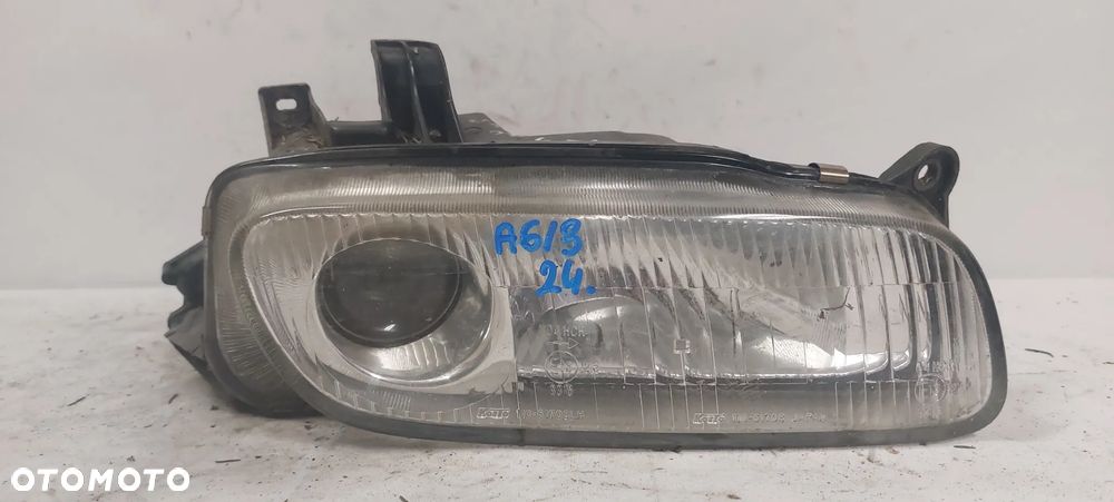 .  PRZOD PRZEDNIA LAMPA PRAWA MAZDA 323F - 1