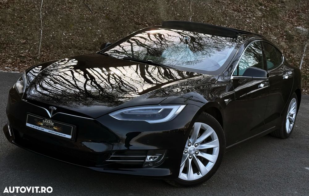 Tesla Model S - 2