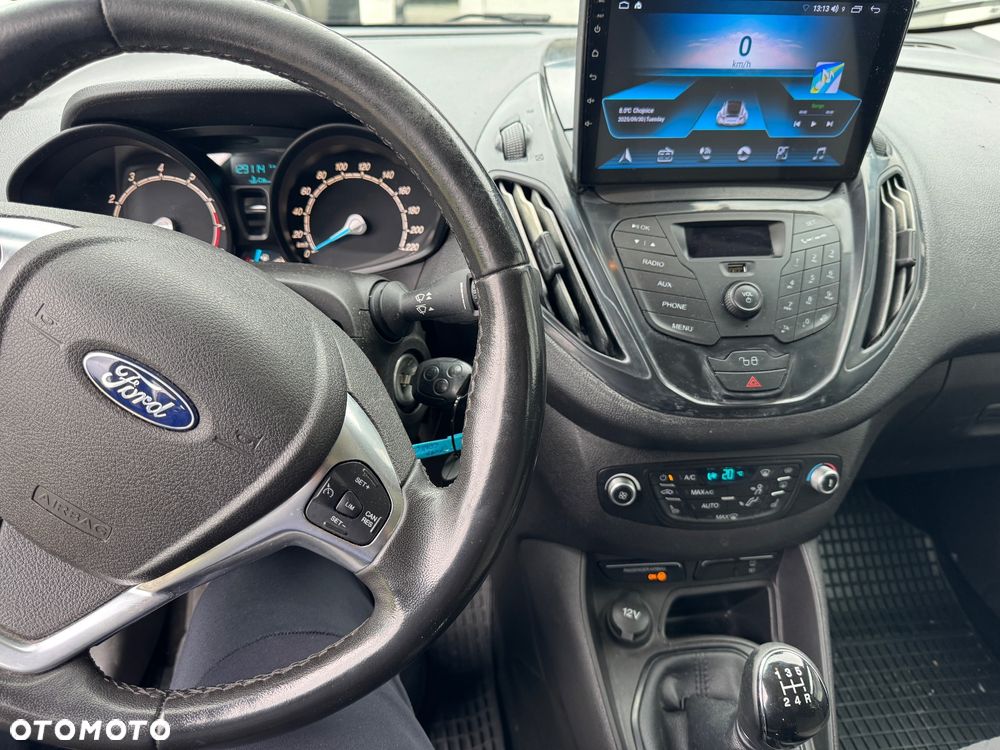 Ford Tourneo Courier 1.0 EcoBoost S&S Titanium - 7