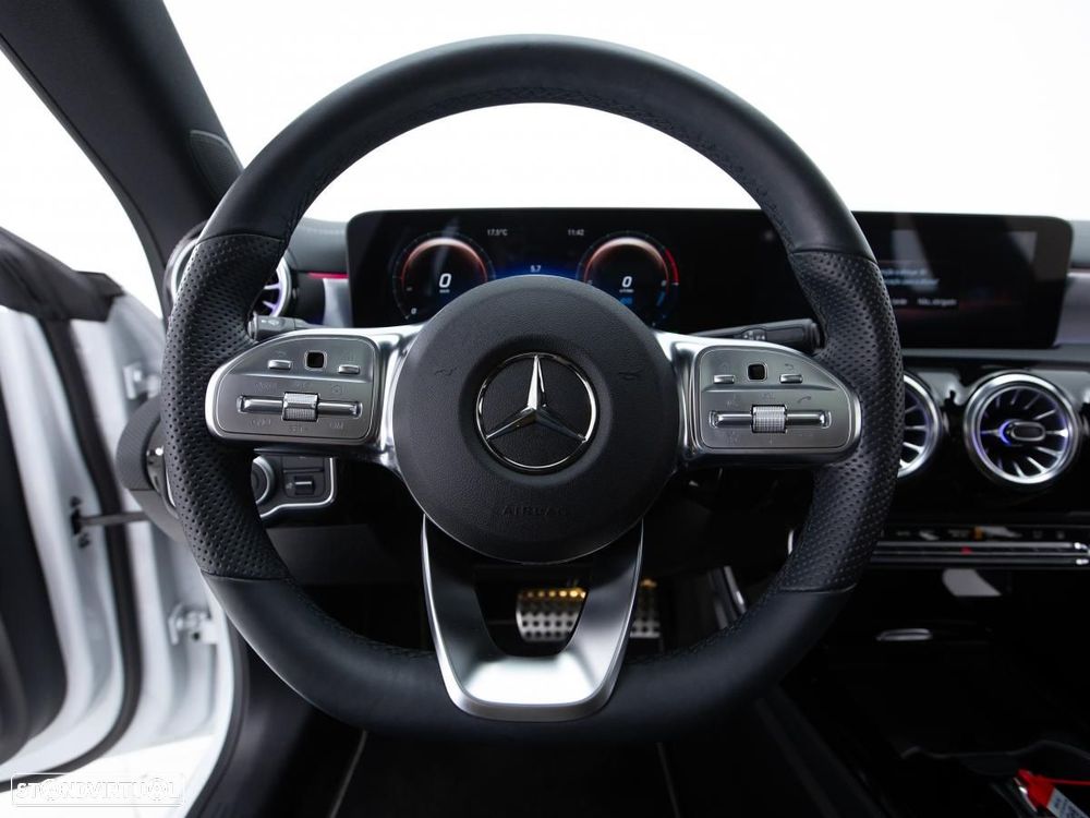 Mercedes-Benz CLA 250 e Shooting Brake AMG Line - 19