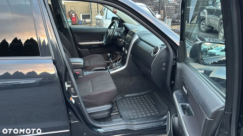 Suzuki Grand Vitara 1.9 DDiS Comfort DPF - 18