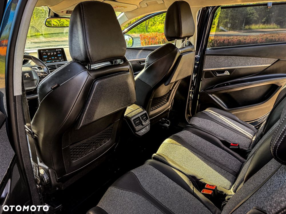 Peugeot 5008 PureTech 130 EAT6 Allure - 29