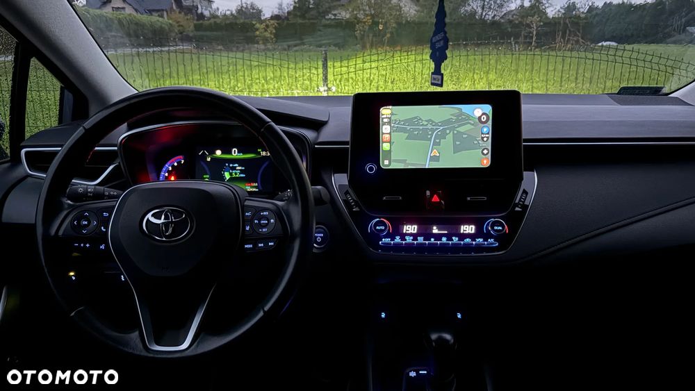 Toyota Corolla 1.8 Hybrid Comfort - 24