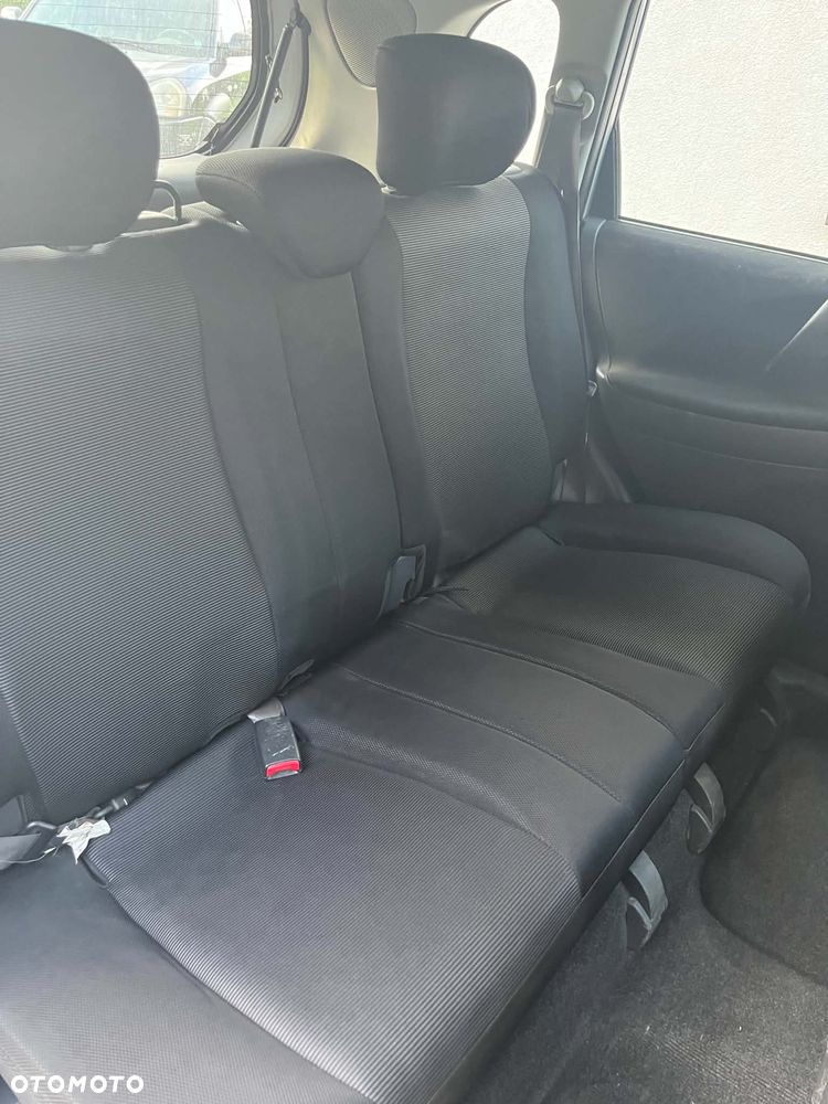 Suzuki Liana - 6