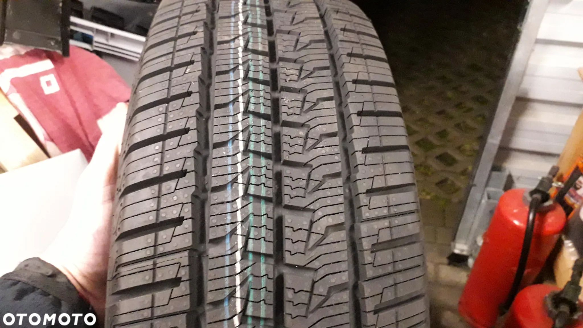 Opona wielosezonowa całoroczna   205/65/15C 205/65R15C Conti Vanco Contact 4seasons nowa igła - 1