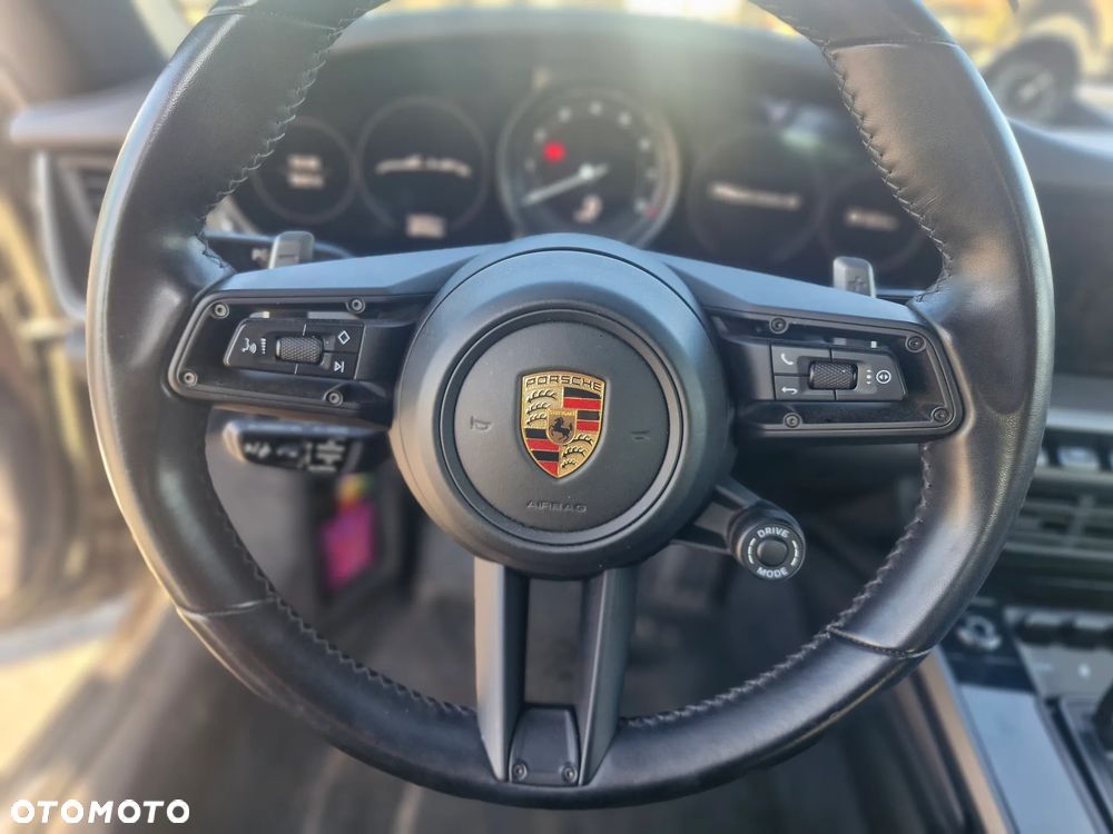 Porsche 911 Carrera 4S PDK - 23