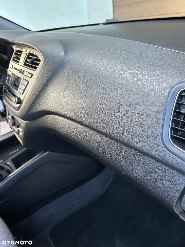 Hyundai i20 - 18