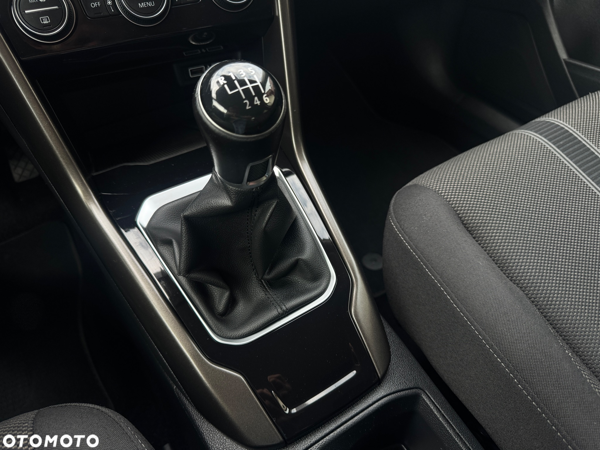 Volkswagen T-Roc 1.0 TSI Life Plus - 10