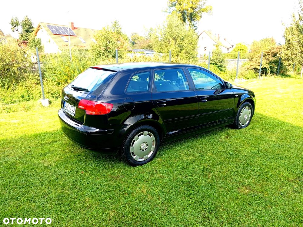 Audi A3 Sportback 1.6 Ambiente - 8