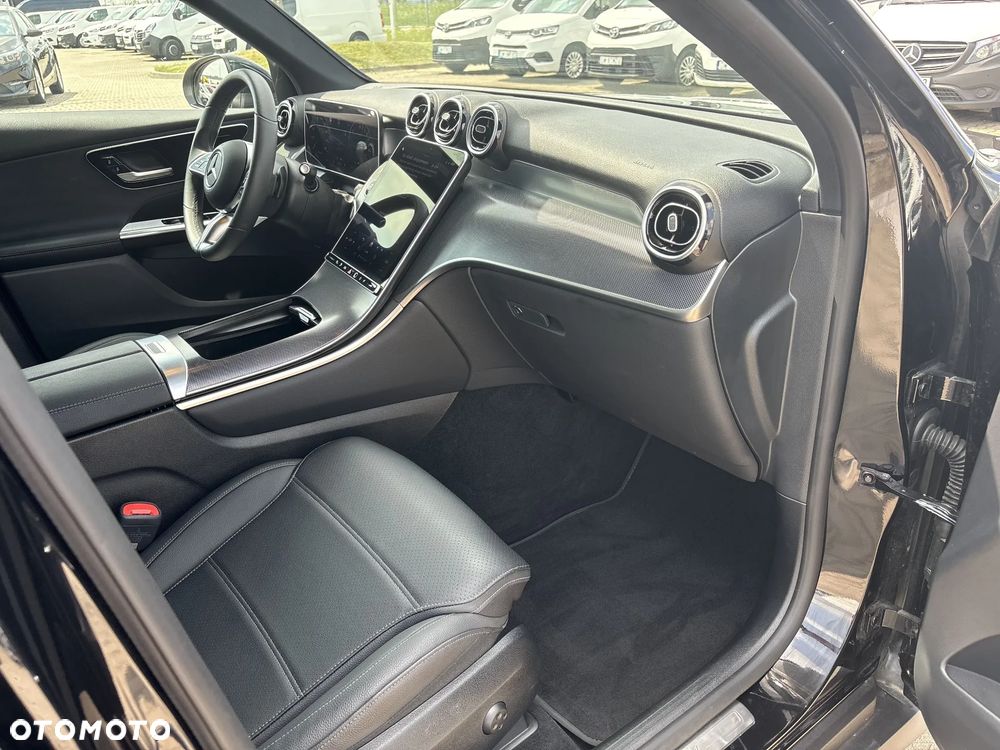 Mercedes-Benz GLC 300 e PHEV 4-Matic Avantgarde - 16